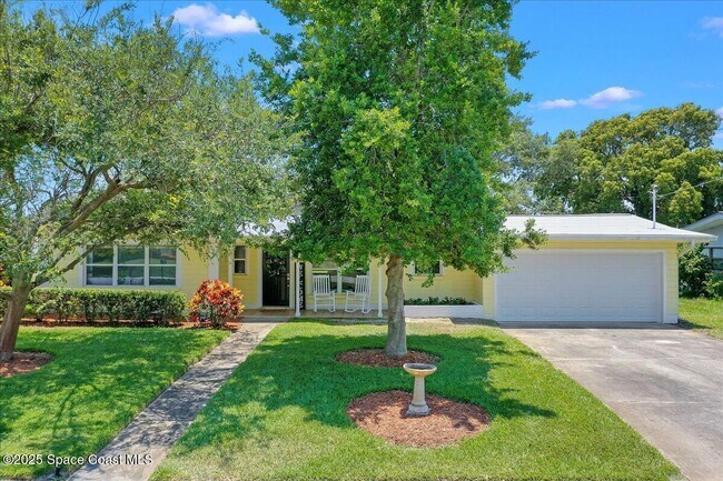 Primary Photo - 453 Dolphin St
