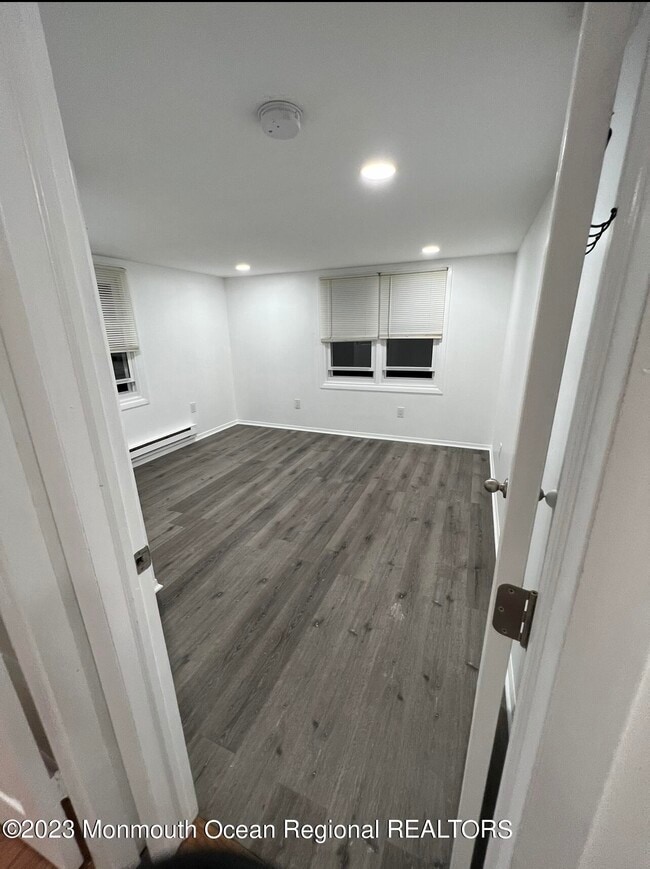 Building Photo - 8a Washington Ave