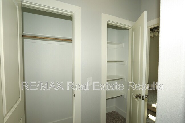 Building Photo - 2101 E Endura Pk Dr