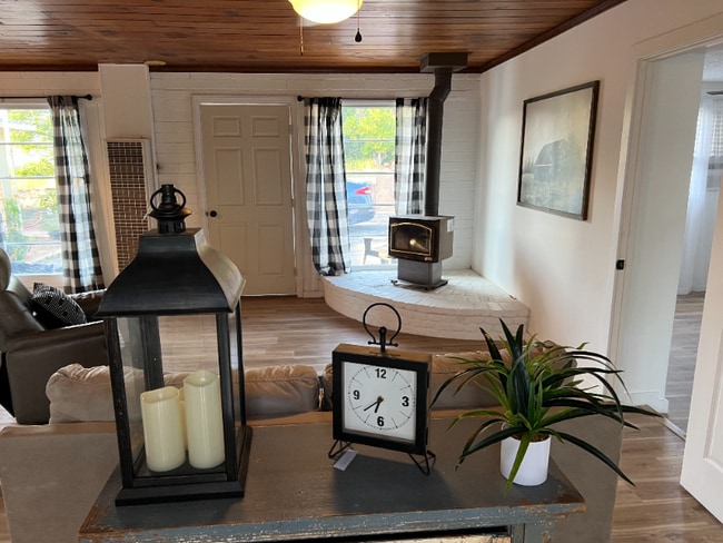 Building Photo - 33574 Washington Dr