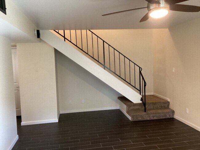 Building Photo - Updated Knollwood Meadows Two Story Condo ...
