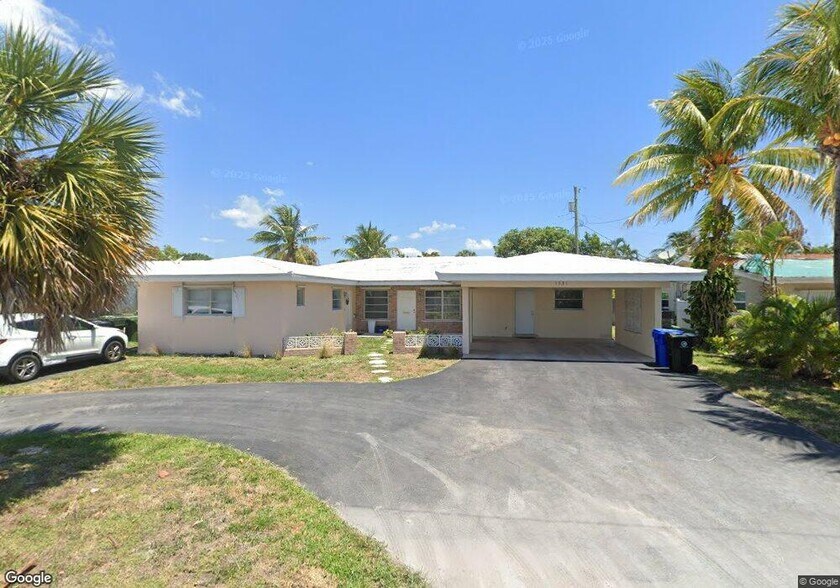 Building Photo - 1523 NE 51st St