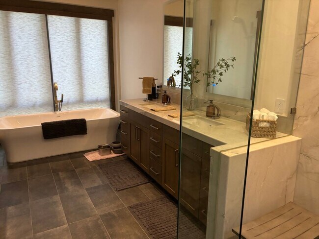 Building Photo - Winter Season Rental - The Estates in Incline Village, Nevada