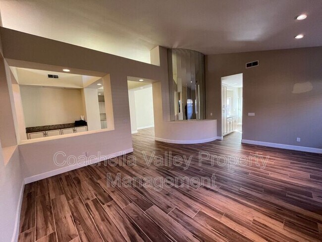 Building Photo - 77597 Carinda Ct