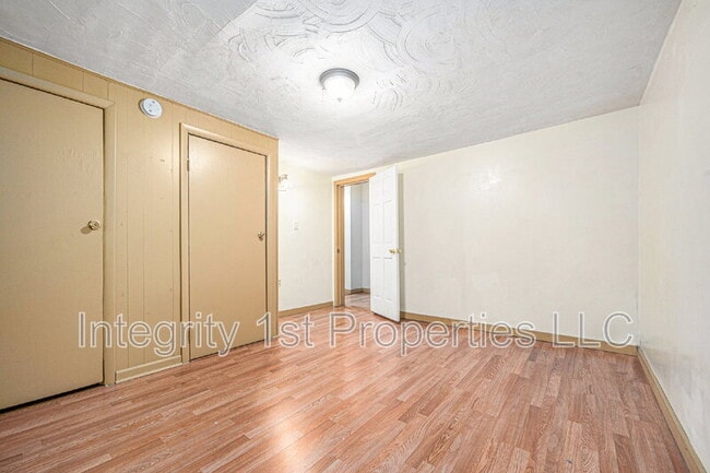 Building Photo - 618 N 11th St