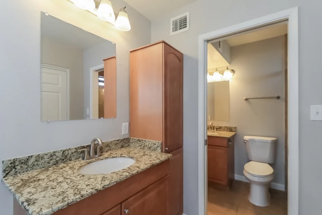 Building Photo - 3038 E Dahlia Dr