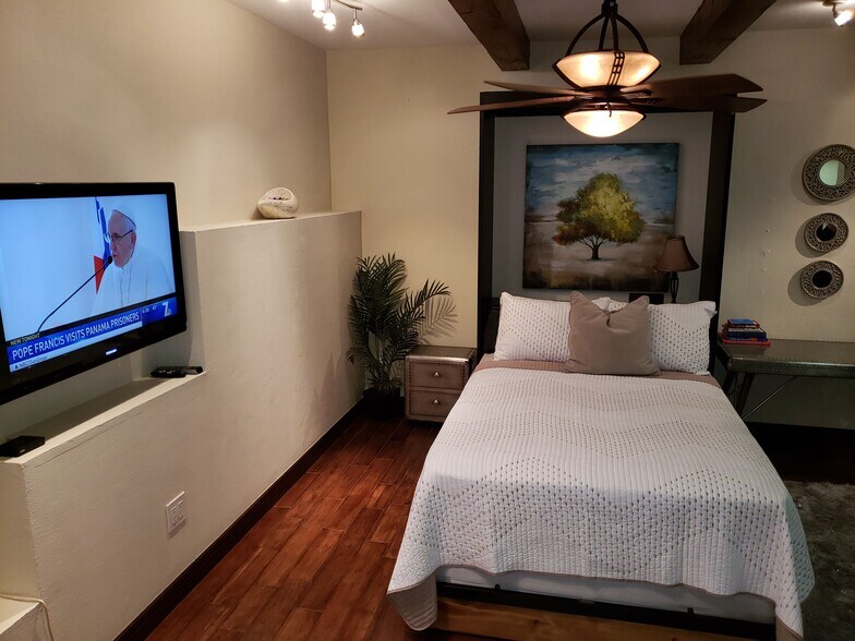 Bed Area - 1331 Willow St