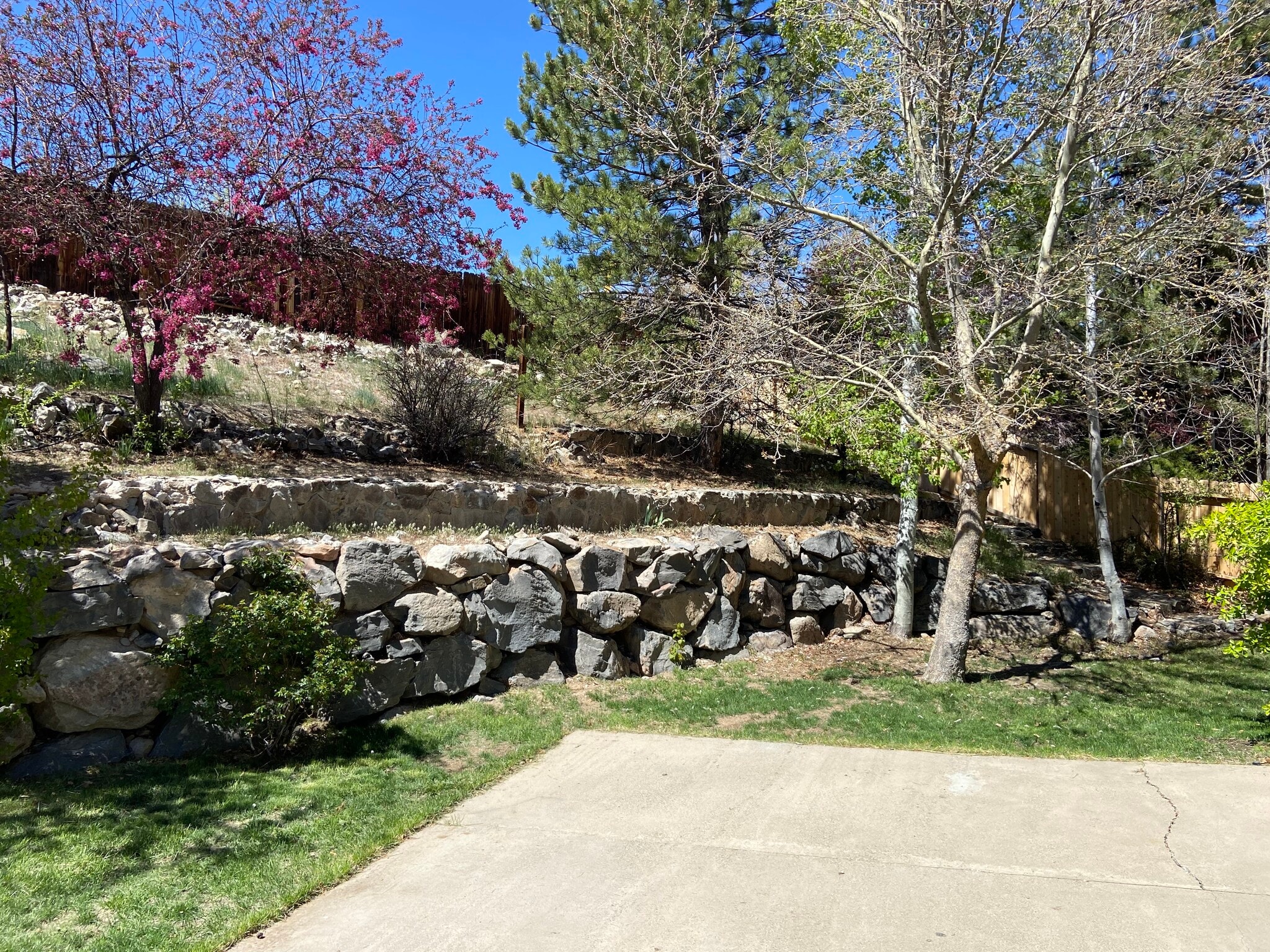 Building Photo - 3964 Glenview Terrace