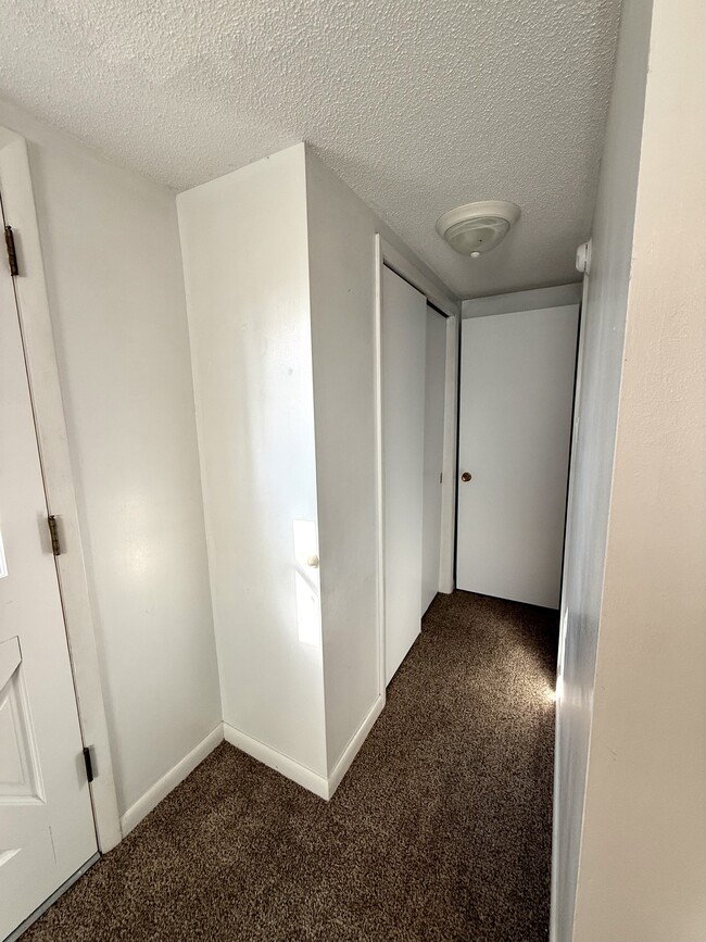 Building Photo - 1405 Webb Ridge Rd