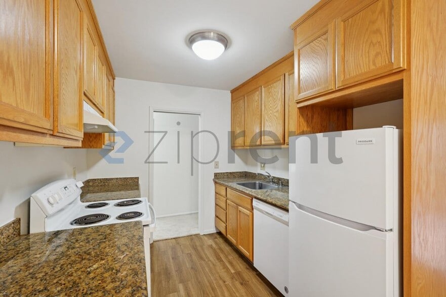 Building Photo - 365 Perkins St