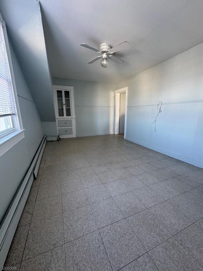 Primary Photo - 467 21st Ave