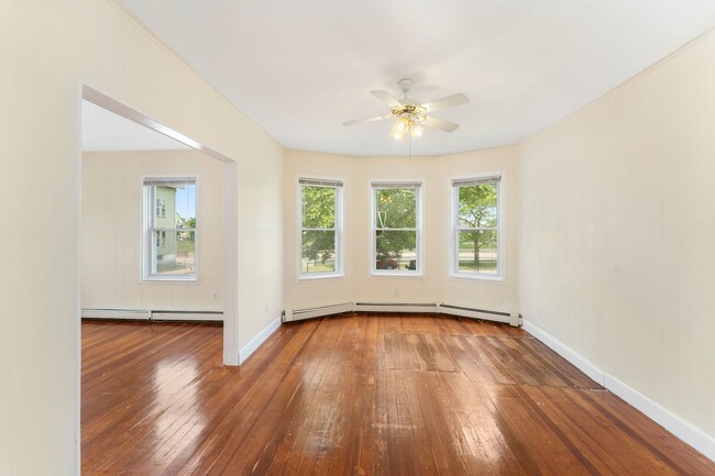 Building Photo - 122-124 West Avenue
