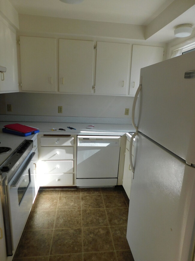Building Photo - Beautiful Condo Style Home