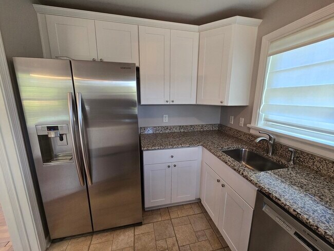 Building Photo - 8410 Holly Hill Rd