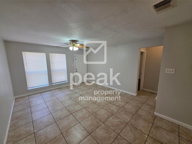 Building Photo - $1899! Beautiful 3Bed/2Bath Home ready for...