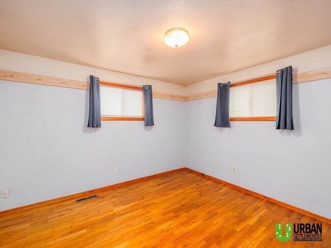 Building Photo - 3 Bedrooms | 1 Bathroom | 2,168 Sq. Ft. | Attached Garage | Large Yard