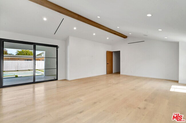 Building Photo - 18053 Erwin St