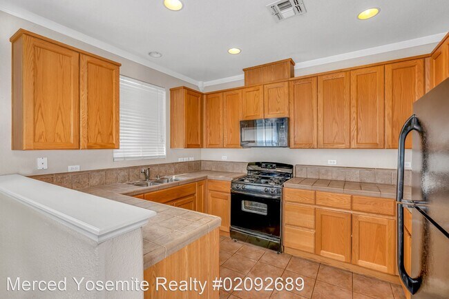Building Photo - 4 br, 3 bath House - 490 Barclay Way