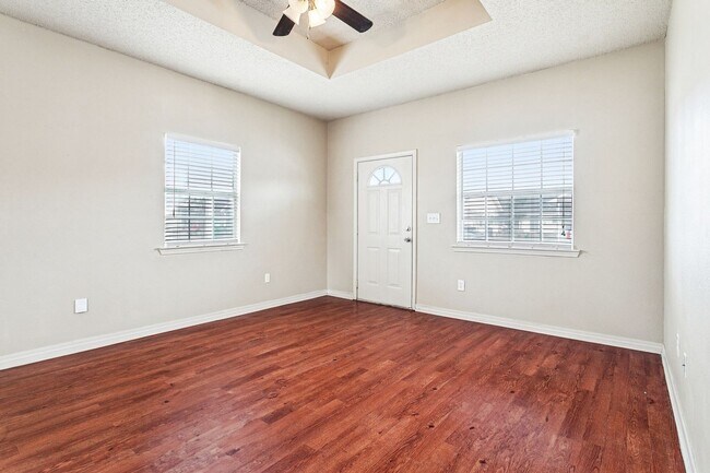 Building Photo - Charming Cottages for Rent in Waveland – 1 & 2 Bedroom Units Available at Cambridge Cottages!