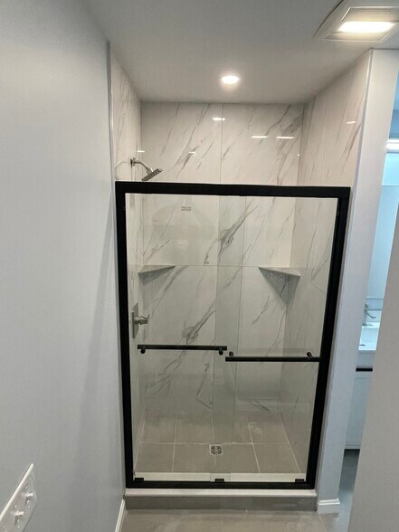 Bathroom 1 - 146 Mulberry St