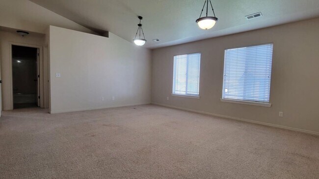Building Photo - Gorgeous Eagle Mountain Condo!