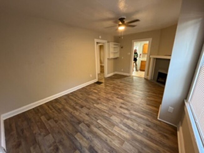 Building Photo - 2065 Summit St