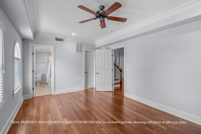 Building Photo - Luxurious 4 Bedroom, 5.5 Bathroom Townhome on Prestigious Queens Road. Contact (980) 315-3645 for...