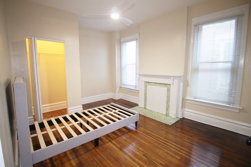 Building Photo - 1372 Neil Ave