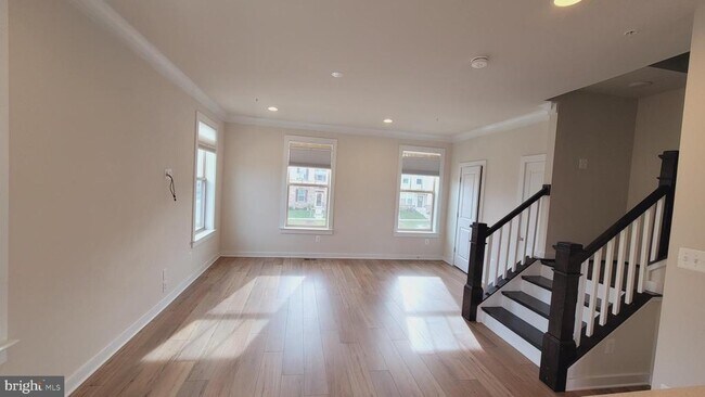 Building Photo - 9001 Shady Pines Dr