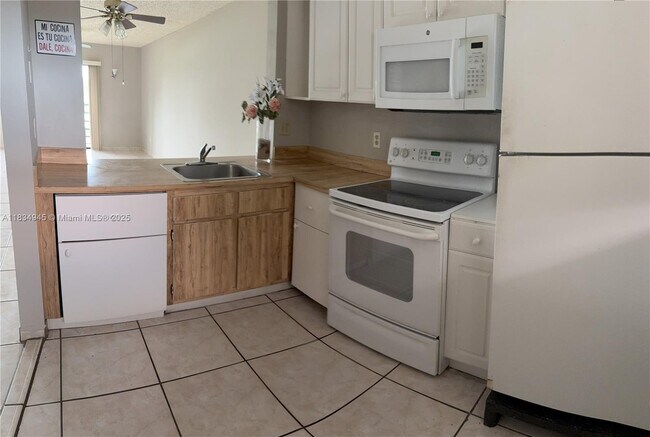 Building Photo - 14871 SW 104th St