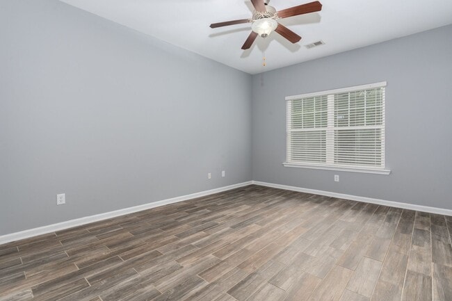 Building Photo - House in the desirable location of West Co...