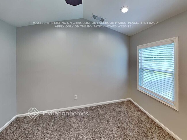 Building Photo - 716 Raindrops Rd