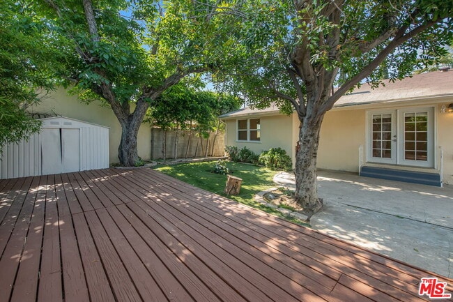 Building Photo - 15328 Vose St