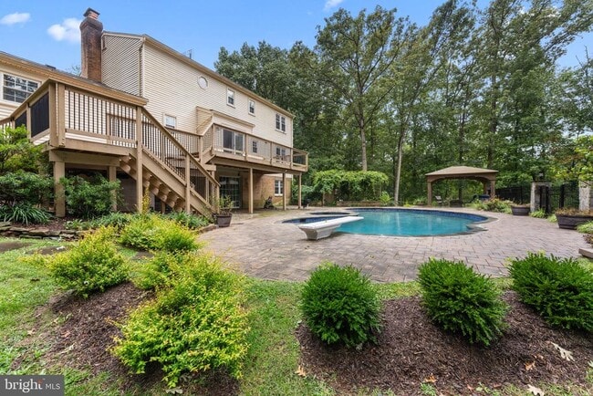Building Photo - 901 Holly Creek Dr