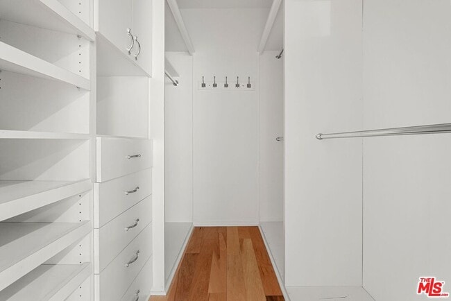 Building Photo - 10671 Holman Ave