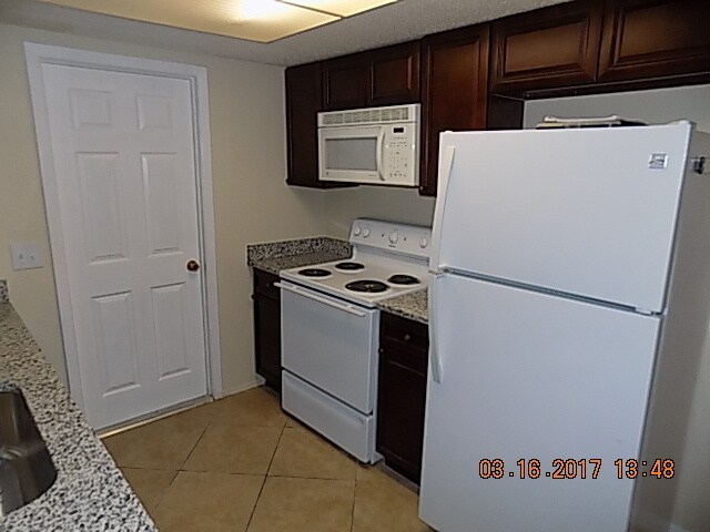 Building Photo - Exceptional 3/2/1 Home in Hudson