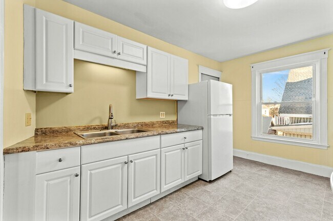 Building Photo - 37 Arlington St