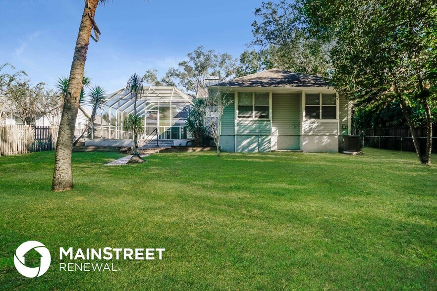 Building Photo - 5007 Swallow Dr