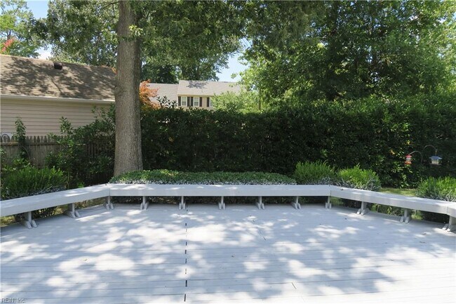 Building Photo - 512 Dunkirk Ct