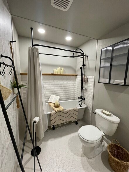 Building Photo - 502 Woodworth Ave