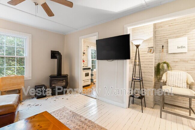 Building Photo - 35 Mulberry St