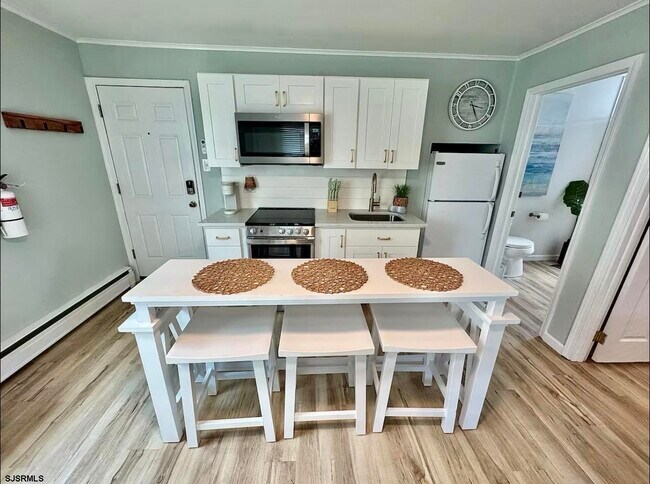 Building Photo - 512 W Brigantine Ave