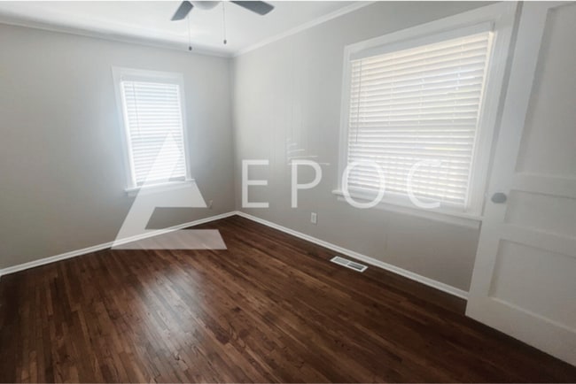 Building Photo - Newly Renovated- 2 Bedroom, 1 Bathroom Ava...