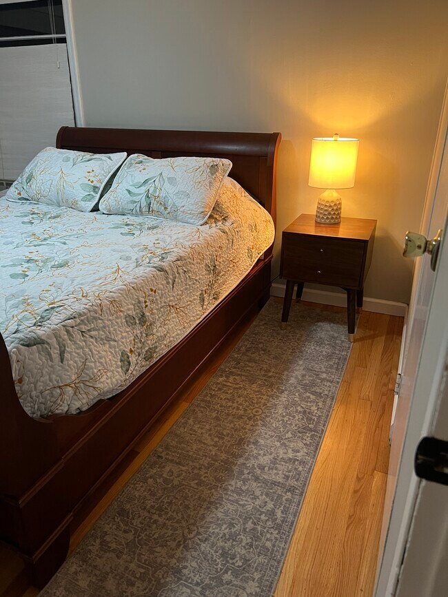 Building Photo - 1823 N Watts St