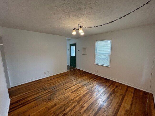 Building Photo - 6 month lease-3335 P Street-3bed/2bath