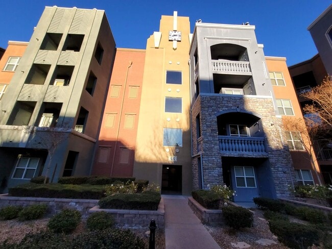 Building Photo - Gorgeous 2 Bedroom 2 Bath Manhattan Condo is just the place for you!