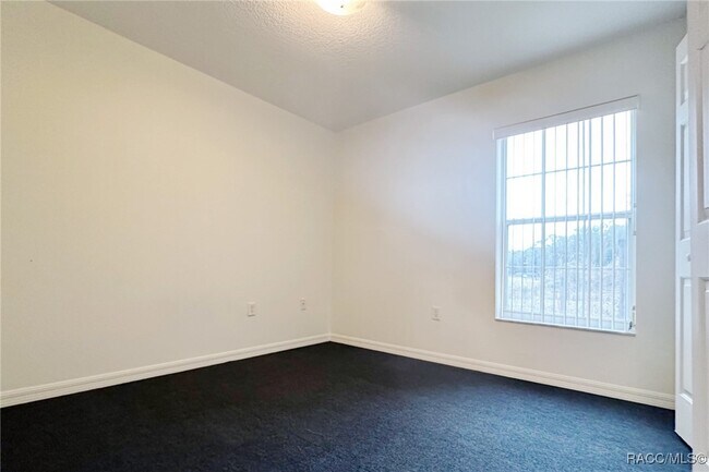 Building Photo - 4450 E Windmill Dr