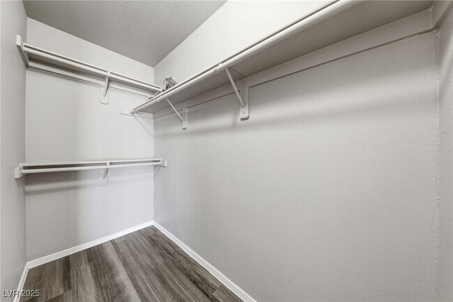 Building Photo - 4555 E Sahara Ave