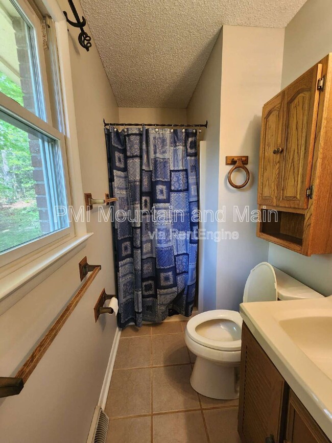 Building Photo - 232 Bryant Rdg Dr