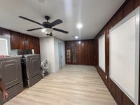 Building Photo - 906 Llano St